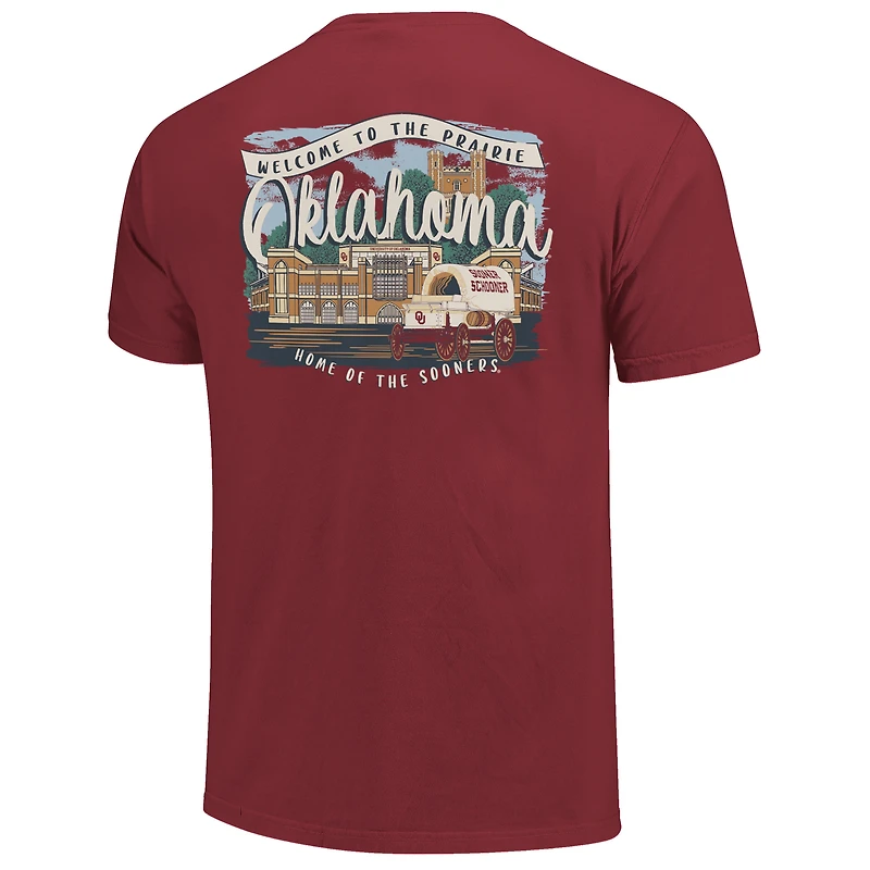 T-shirt confort pour femme Crimson Oklahoma Sooners, couleurs du campus, avec inscription « Scène de campus »