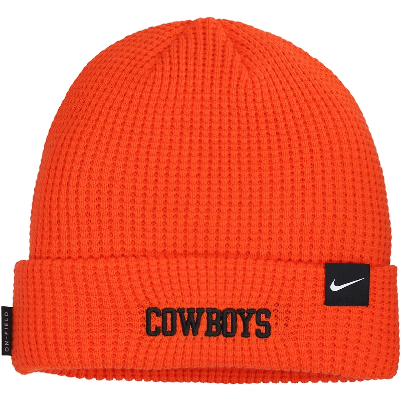 Bonnet tricoté à revers Nike Orange Oklahoma State Cowboys 2024 Sideline Terra pour homme