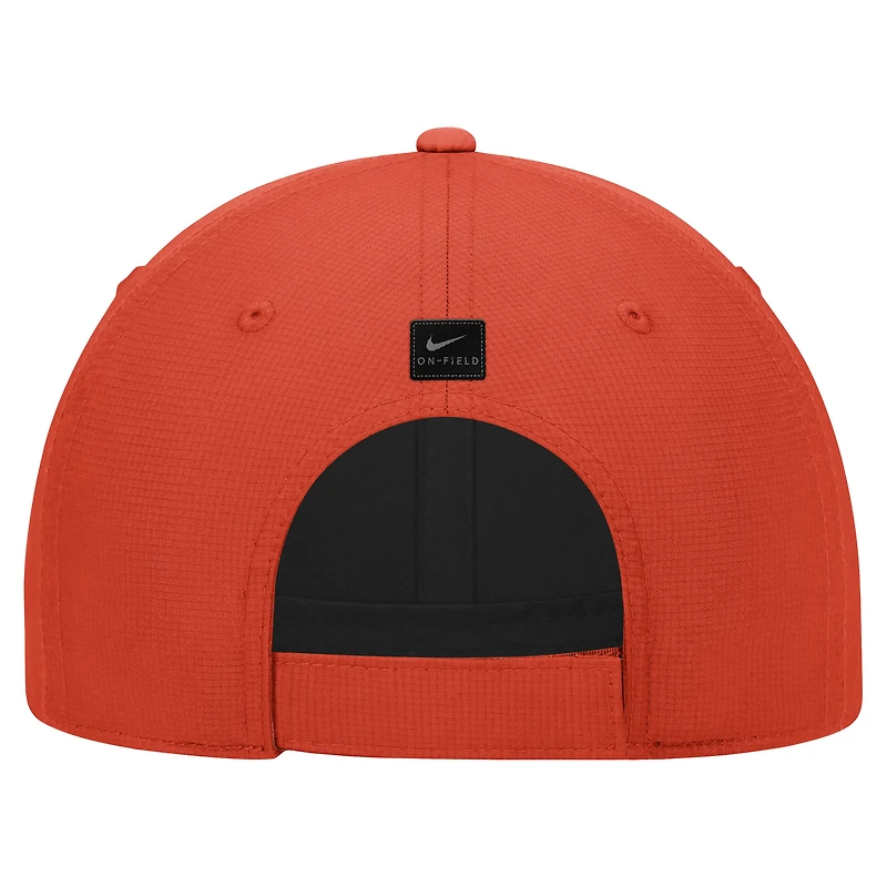 Casquette ajustable Nike blanche Oklahoma State Cowboys 2025 On-Field Club Performance pour homme