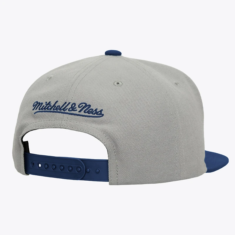 Casquette snapback Mitchell & Ness Ole Miss Rebels à carreaux gris/marine pour homme