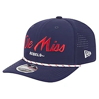 Casquette ajustable New Era bleu marine Ole Miss Rebels Performance Rope 9SEVENTY pour homme