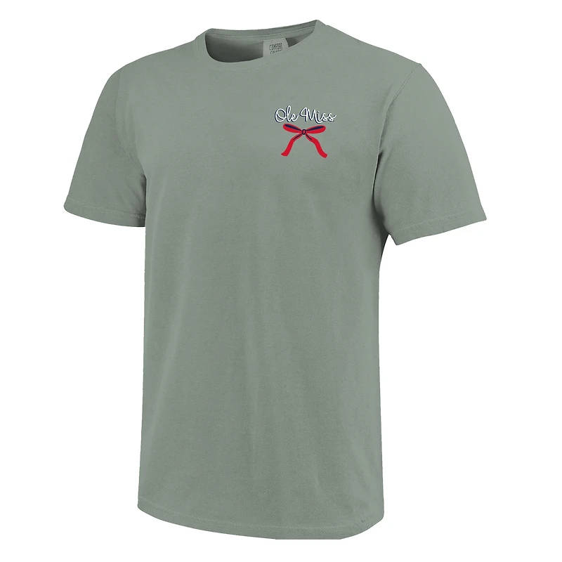 T-shirt de Noël vert clair pour femmes Ole Miss Rebels, motif sapin Noël, couleurs confortables