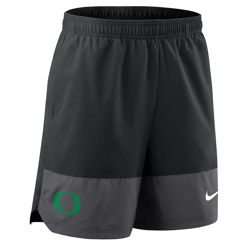 Men's Nike Black Oregon Ducks 2025 Sideline Dri-FIT Shorts