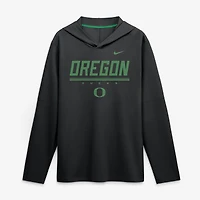 Men's Nike Oregon Ducks 2026 Sideline Lightweight Long Sleeve Hooded Dri-FIT Top