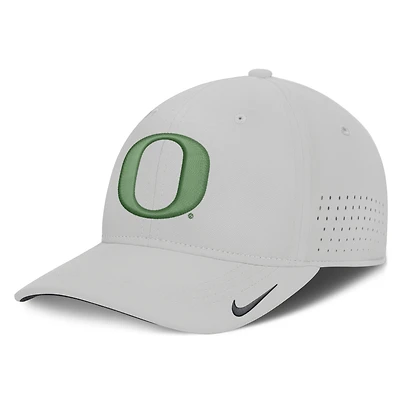 Casquette Nike grise pour homme Oregon Ducks 2026 Sideline Practice AeroBill Swooshflex Dri-FIT