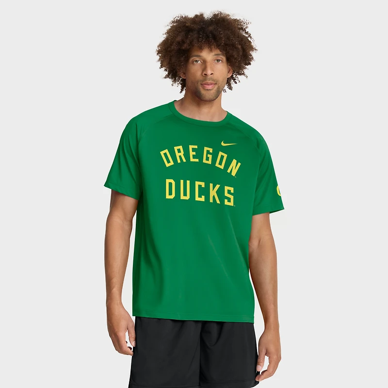 T-shirt Nike vert Oregon Ducks Performance Ready Raglan Dri-FIT pour homme