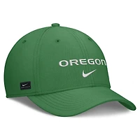 Men's Nike Green Oregon Ducks Rise On-Field SwooshFlex Dri-FIT Flex Hat