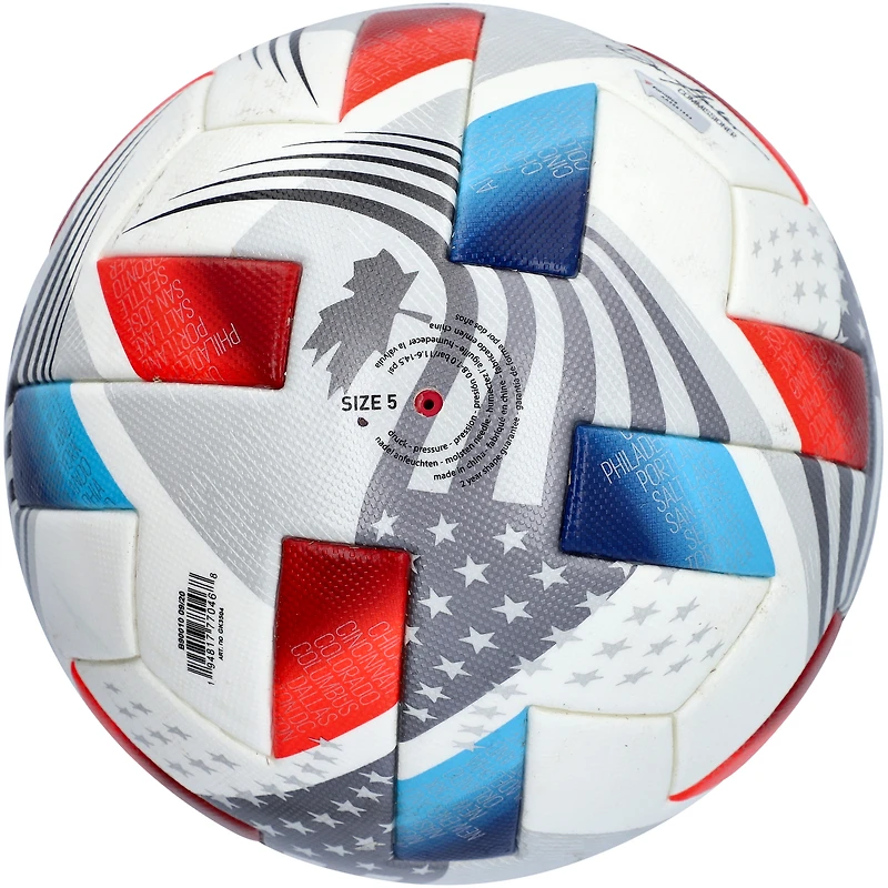 Ballon de football utilisé lors du match de l'Orlando City SC lors de la saison 2021 de la MLS
