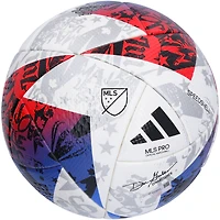 Ballon de football utilisé lors du match de l'Orlando City SC lors de la saison 2023 de la MLS