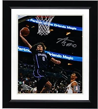 Photographie autographiée de 20,3 x 25,4 cm d'Anthony Black représentant le Dunk d'Orlando Magic contre les Lakers de Los Angeles
