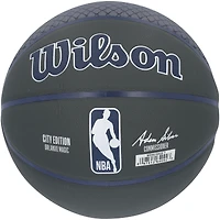 Ballon de basket-ball de collection dédicacé par Anthony Black Orlando Magic Black Wilson City Edition