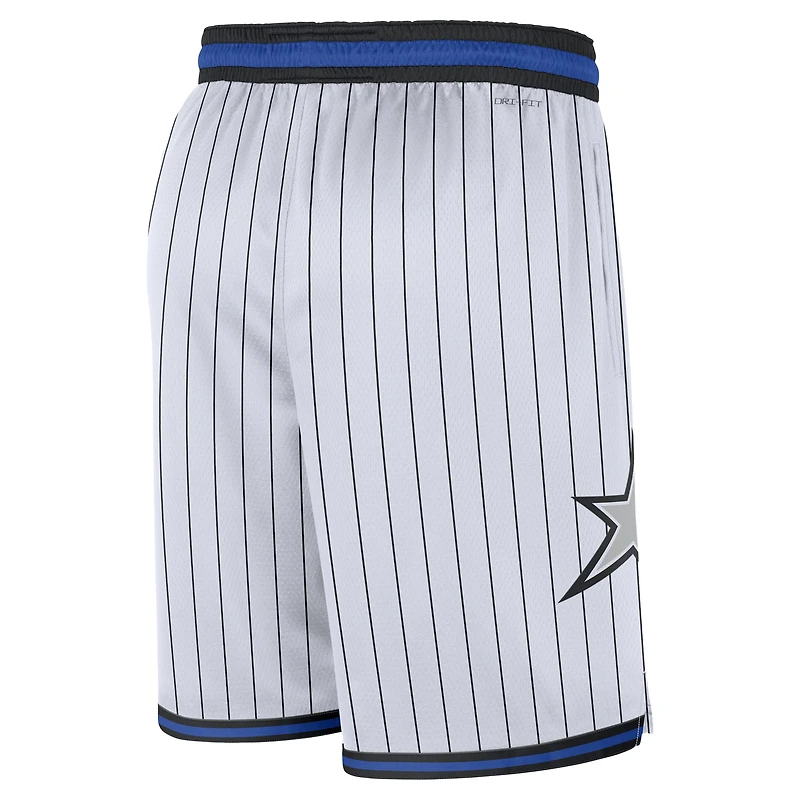 Short Nike blanc Orlando Magic Association Edition Swingman Dri-FIT pour homme