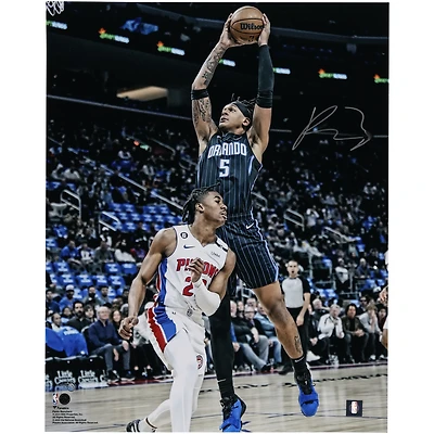 Photographie autographiée de 16" x 20" de Paolo Banchero pour les débuts du Dunk contre les Detroit Pistons en NBA