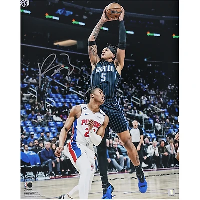 Photographie autographiée de 16" x 20" de Paolo Banchero pour le match Dunk contre les Detroit Pistons entre les Orlando Magic et les Detroit Pistons