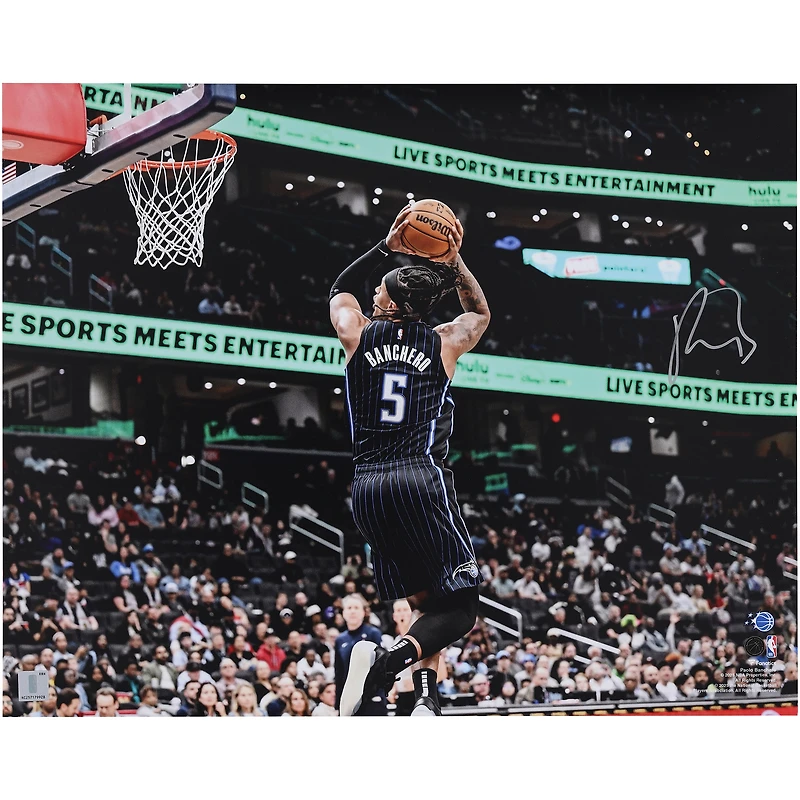 Photo dédicacée de Paolo Banchero (Orlando Magic) - Dunk contre les Wizards (40,6 x 50,8 cm)