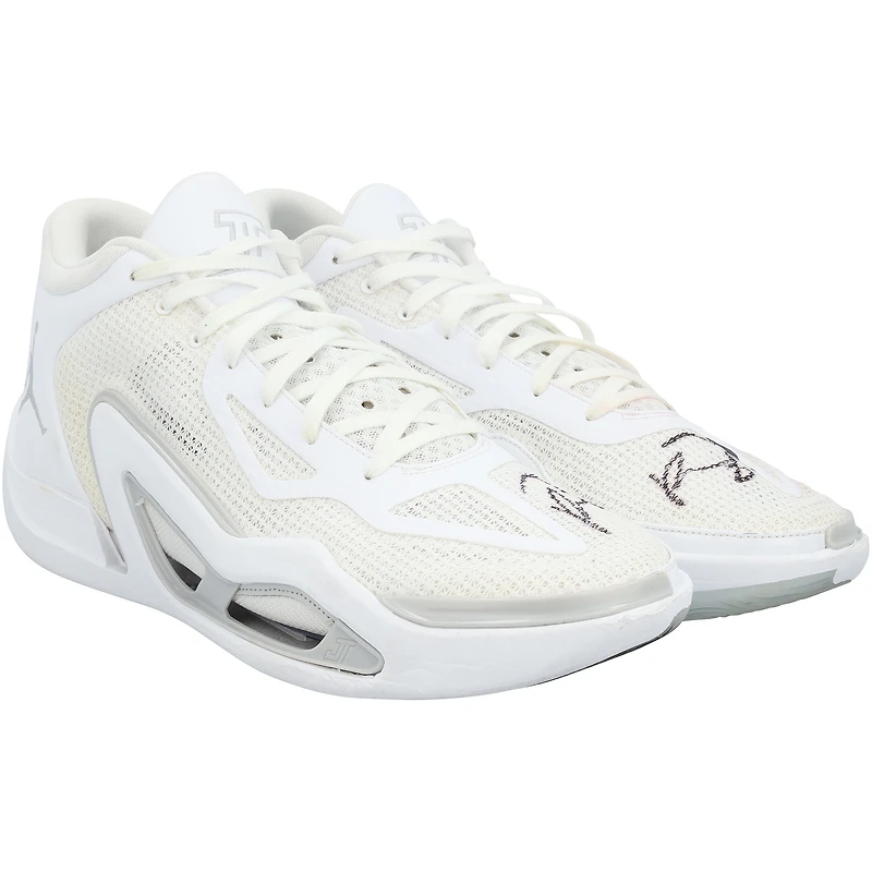Chaussures Jordan blanches autographiées et portées par Paolo Banchero (Orlando Magic) lors de la saison NBA 2023-24