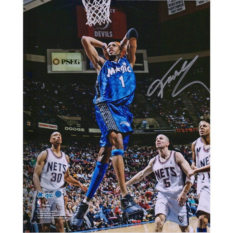 Photographie autographiée de Tracy McGrady du dunk à deux mains contre les Nets du New Jersey par le Magic d'Orlando, 8" x 10"