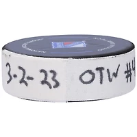 Rondelle de but utilisée par Claude Giroux lors du match des Sénateurs d'Ottawa du 2 mars 2023 contre les Rangers de New York