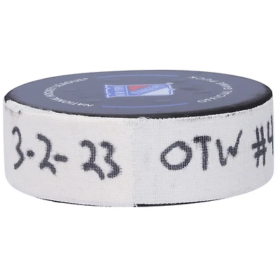 Rondelle de but utilisée par Claude Giroux lors du match des Sénateurs d'Ottawa du 2 mars 2023 contre les Rangers de New York