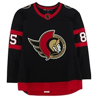 Maillot authentique Adidas noir autographié par Jake Sanderson des Sénateurs d'Ottawa