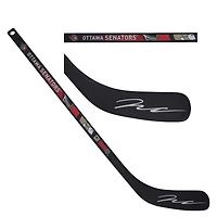 Bâton de hockey miniature en composite autographié par Jake Sanderson des Sénateurs d'Ottawa