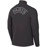 Haut Nike Dri-FIT à manches longues et fermeture éclair quart de zip pour homme, Paris Saint-Germain, couleur anthracite.