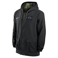 Veste Nike noire pour homme Penn State Nittany Lions 2025 NCAA en hommage aux militaires, fermeture à boutons-pression.