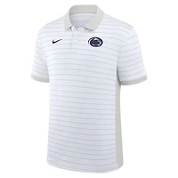 Polo Nike blanc Dri-FIT pour homme, Penn State Nittany Lions, début de saison 2025, avec rayures Victory Sideline