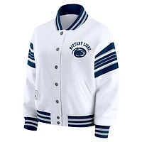 Sweat-shirt polaire à boutons-pression en satin blanc et marine Penn State Nittany Lions de la marque WEAR by Erin Andrews pour femme