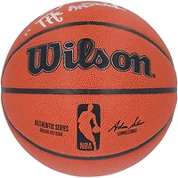 Ballon de basket-ball d'intérieur/extérieur Wilson Authentic Series dédicacé par Allen Iverson et Julius « Dr. J » Erving des Philadelphia 76ers avec inscription « The Answer »