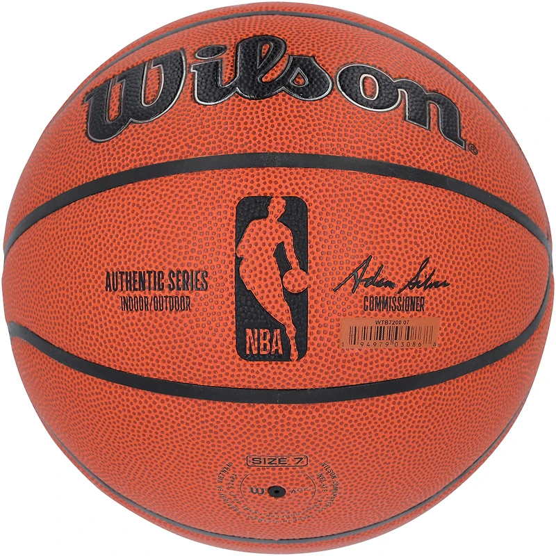 Ballon de basket-ball d'intérieur/extérieur Wilson Authentic Series dédicacé par Allen Iverson et Julius « Dr. J » Erving des Philadelphia 76ers avec inscription « The Answer »
