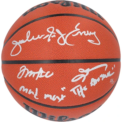 Ballon de basket-ball d'intérieur/extérieur Wilson Authentic Series dédicacé par Allen Iverson, Julius « Dr. J » Erving et Tyrese Maxey des Philadelphia 76ers, avec plusieurs surnoms