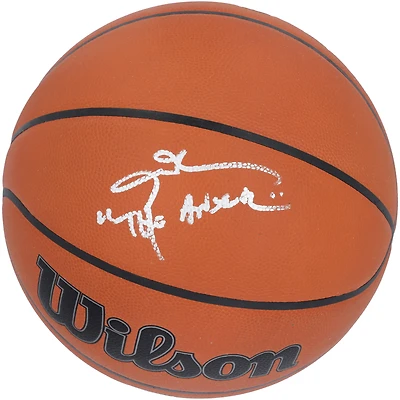 Ballon de basket officiel Wilson dédicacé par Allen Iverson des Philadelphia 76ers avec l'inscription « The Answer »