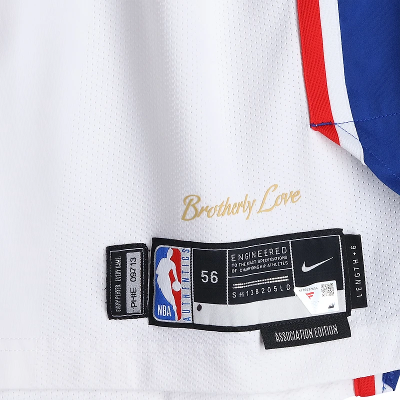 Maillot blanc Nike porté par Andre Drummond (Philadelphia 76ers) lors du match n° 1 contre les Phoenix Suns le 20 janvier 2026 - Taille 56+6