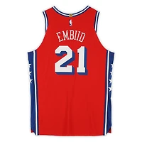 Maillot Nike rouge n° 21 porté par Joel Embiid des Philadelphia 76ers lors de la saison NBA 2023-2024 - Taille 54+4