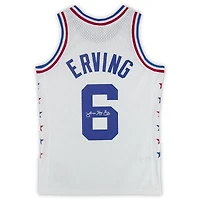 Maillot blanc Swingman Mitchell & Ness autographié par Julius « Dr. J » Erving des Philadelphia 76ers lors du match des étoiles NBA 1985