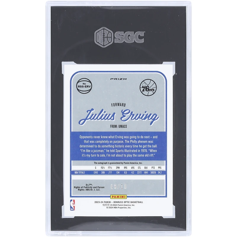 Carte Panini Donruss Optic Gold Prizm Retro Series 2023-24 autographiée par Julius Erving des Philadelphia 76ers #RSS-ERV #8/10 SGC authentifiée 8,5/10