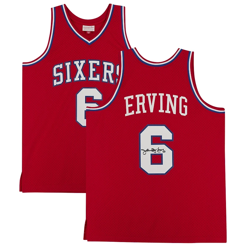Maillot réplique autographié rouge Mitchell & Ness 1982-83 des Philadelphia 76ers de Julius Erving