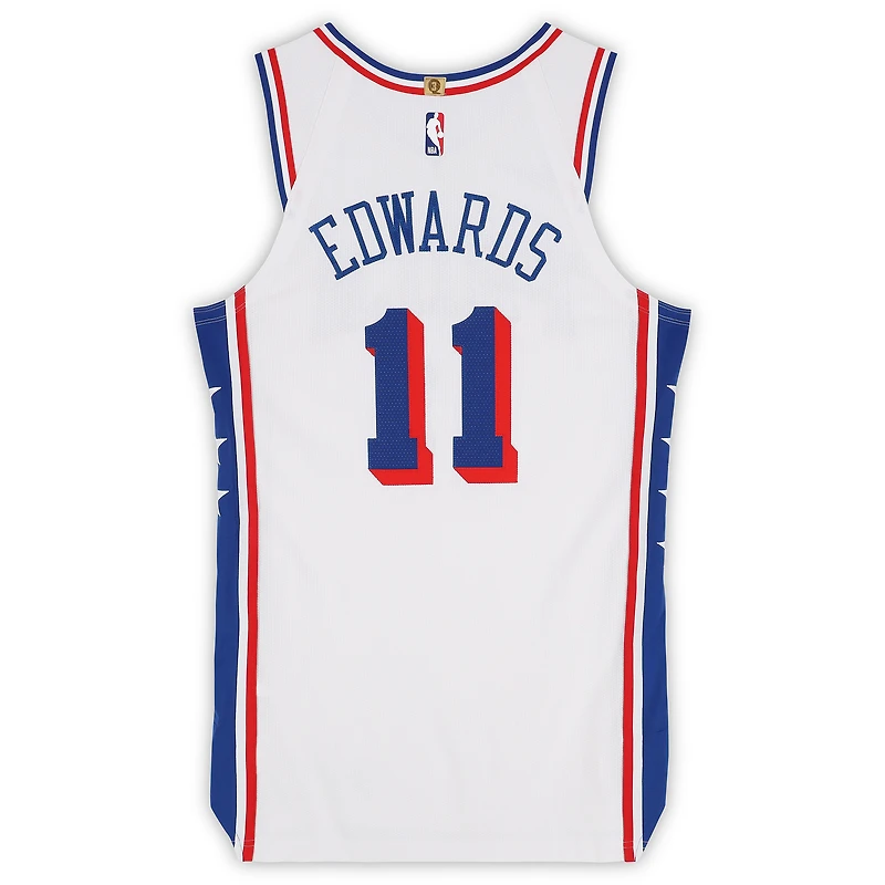 Maillot blanc Nike porté par Justin Edwards (Philadelphia 76ers) lors du match n° 11 contre les Boston Celtics le avril 2026