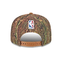 Pin Snapback 9FIFTY Victory Grove Forest de New Era pour homme avec motif camouflage des Philadelphia 76ers