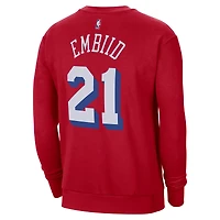 Sweat-shirt à enfiler Jordan Brand Joel Embiid rouge Philadelphia 76ers pour homme, avec nom et numéro.