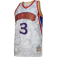 Mitchell & Ness Allen Iverson pour hommes Philadelphia 76ers 1996/97 Hardwood Classics Lunar New Year - Maillot Swingman