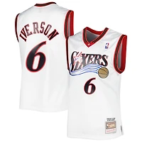 Maillot Mitchell & Ness Allen Iverson blanc pour homme Philadelphia 76ers 2002/03 Hardwood Classics Swingman
