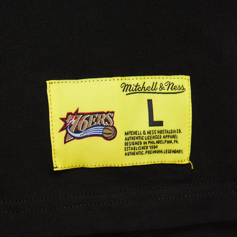 T-shirt noir de qualité supérieure pour homme Mitchell & Ness Philadelphia 76ers Hardwood Classics Neon Nights