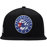 Casquette Snapback noire Mitchell & Ness Philadelphia 76ers Side Core 2.0 pour hommes
