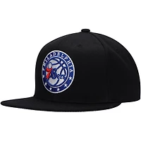 Casquette Snapback noire Mitchell & Ness Philadelphia 76ers Side Core 2.0 pour hommes