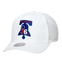 Casquette Mitchell & Ness blanche pour homme Philadelphia 76ers Perfect Lightweight Pro Crown ajustable