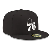 Men's New Era Black/White Philadelphia 76ers 59FIFTY Fitted Hat
