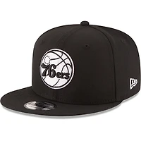 Casquette ajustable 9FIFTY Snapback avec logo noir et blanc des 76ers de Philadelphie New Era pour homme