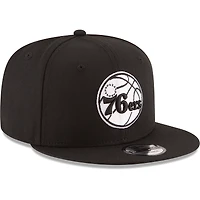 Casquette ajustable 9FIFTY Snapback avec logo noir et blanc des 76ers de Philadelphie New Era pour homme